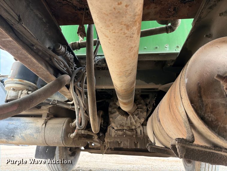 image for item FB8118 2004 Kenworth T300 refuse truck