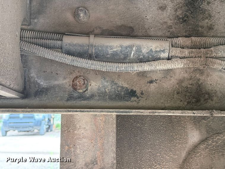 image for item FB8118 2004 Kenworth T300 refuse truck