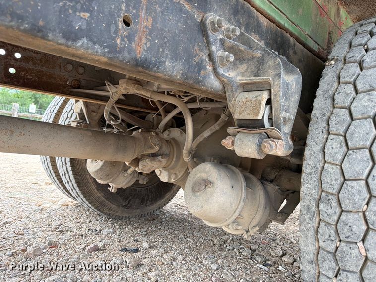 image for item FB8118 2004 Kenworth T300 refuse truck