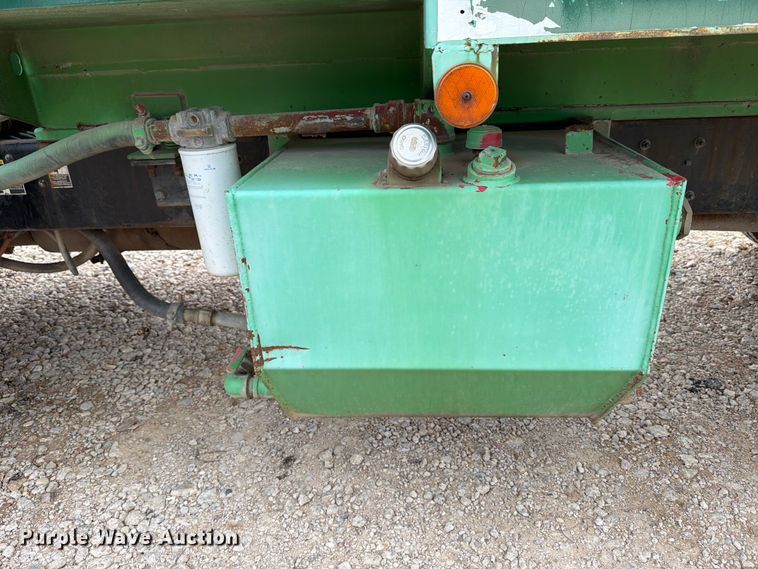 image for item FB8118 2004 Kenworth T300 refuse truck