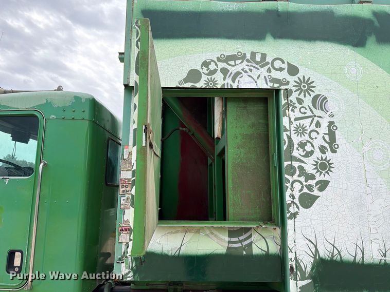 image for item FB8118 2004 Kenworth T300 refuse truck