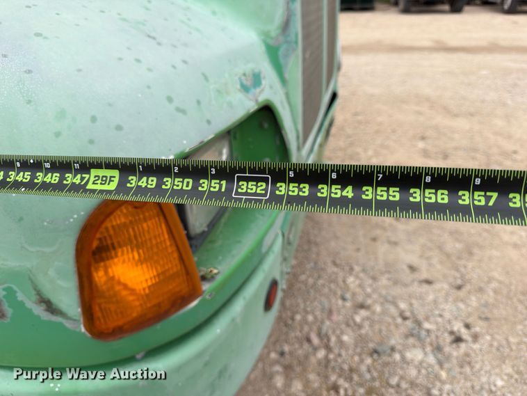 image for item FB8118 2004 Kenworth T300 refuse truck