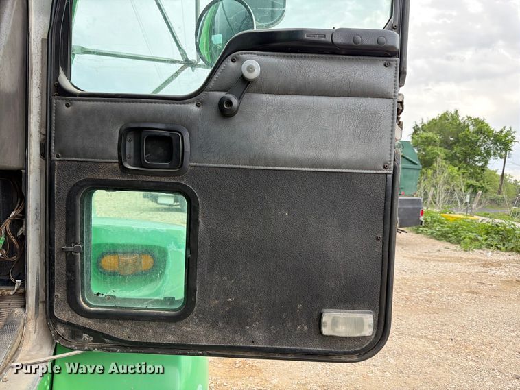 image for item FB8118 2004 Kenworth T300 refuse truck