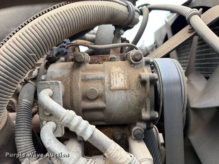 image for item FB8118 2004 Kenworth T300 refuse truck