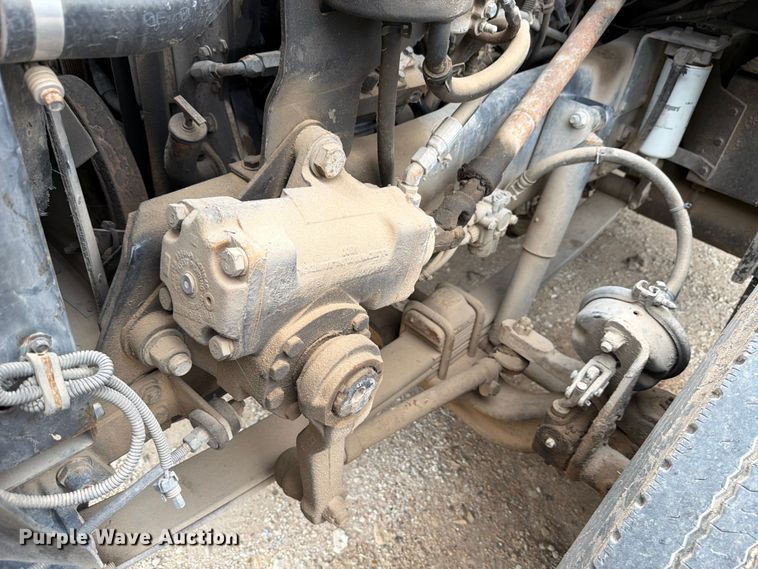 image for item FB8118 2004 Kenworth T300 refuse truck