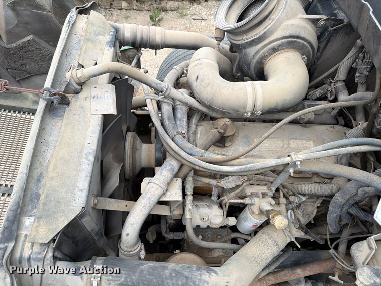 image for item FB8118 2004 Kenworth T300 refuse truck