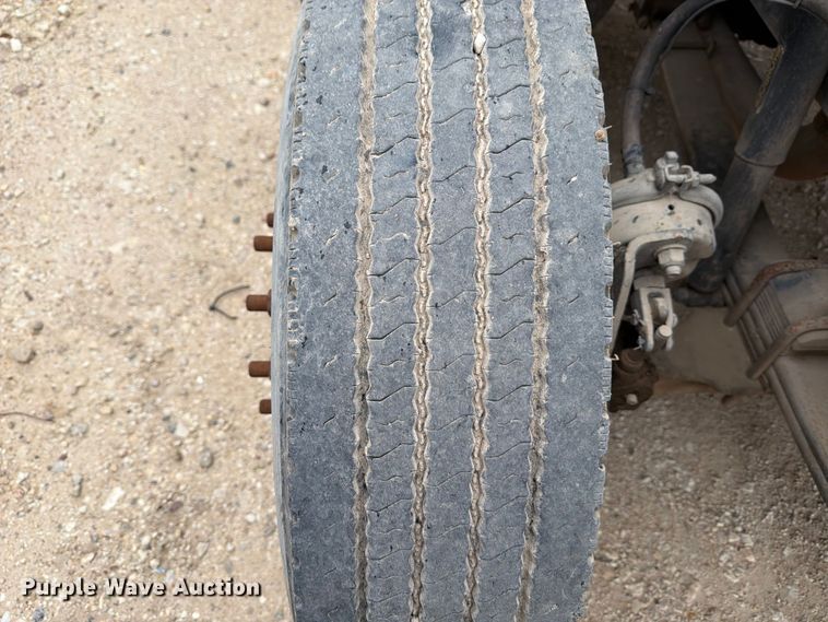 image for item FB8118 2004 Kenworth T300 refuse truck