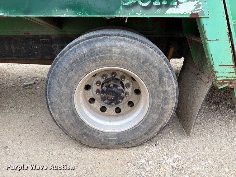 image for item FB8118 2004 Kenworth T300 refuse truck