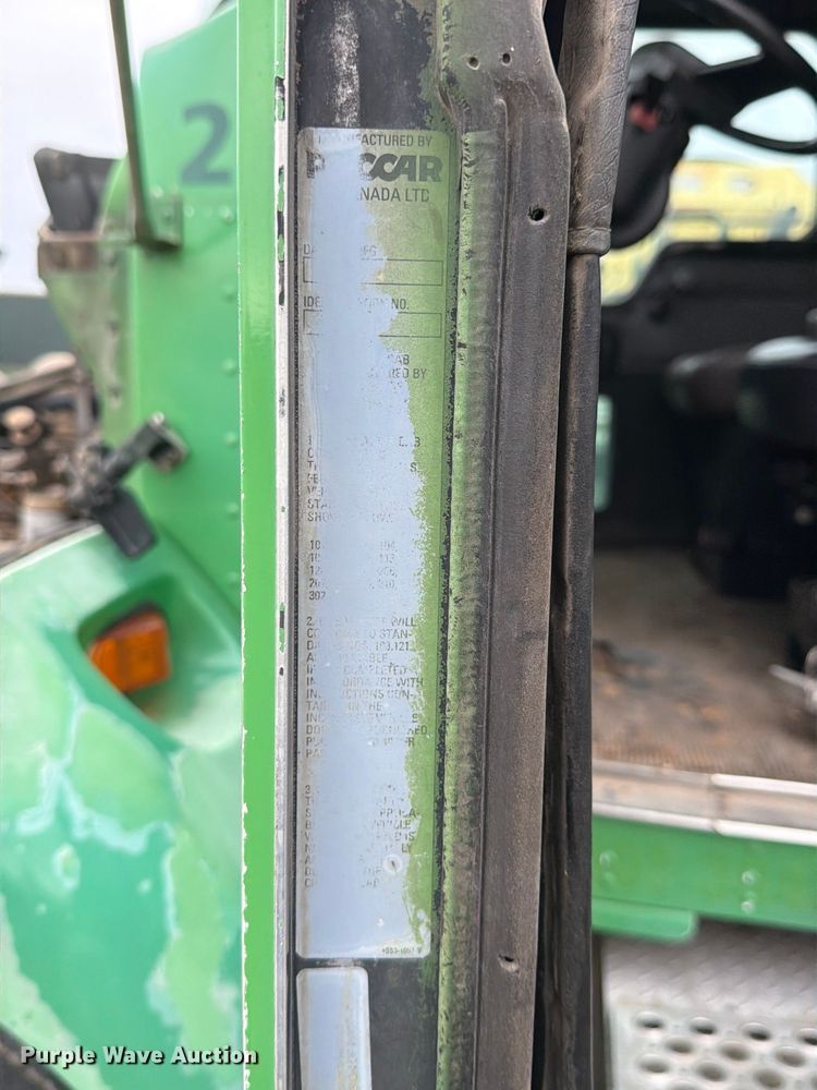 image for item FB8118 2004 Kenworth T300 refuse truck