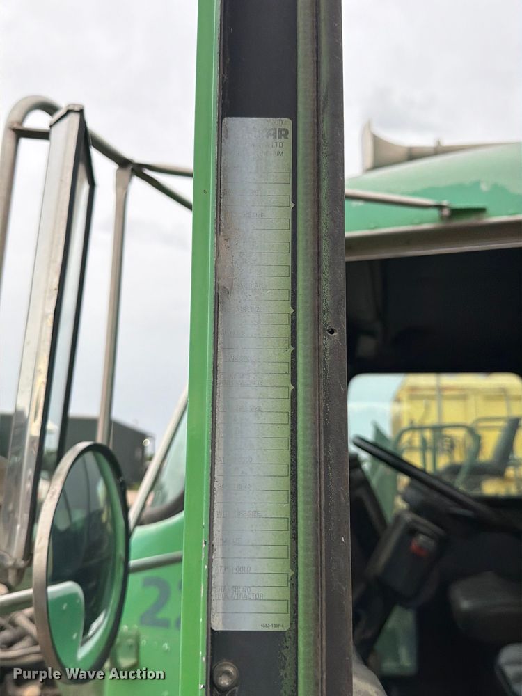 image for item FB8118 2004 Kenworth T300 refuse truck