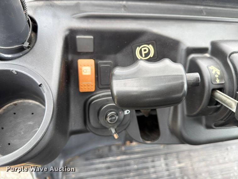 image for item FB8157 2016 Kubota RTV-X1140 utility vehicle