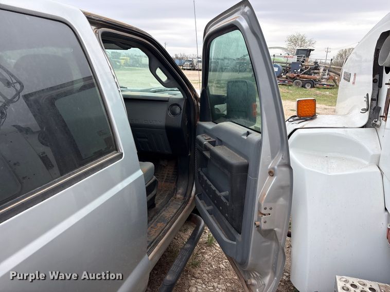 image for item FC2081 2012 Ford F250 Crew Cab pickup truck