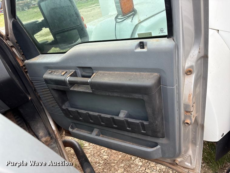 image for item FC2081 2012 Ford F250 Crew Cab pickup truck