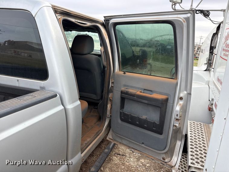 image for item FC2081 2012 Ford F250 Crew Cab pickup truck