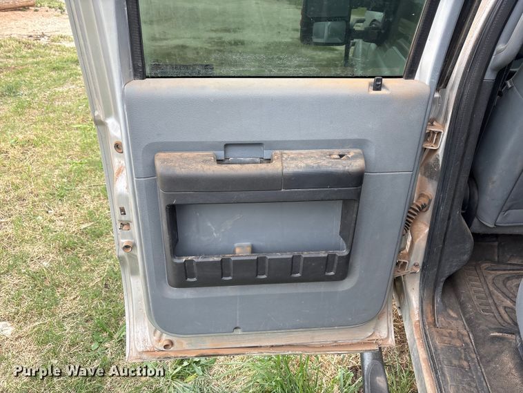image for item FC2081 2012 Ford F250 Crew Cab pickup truck