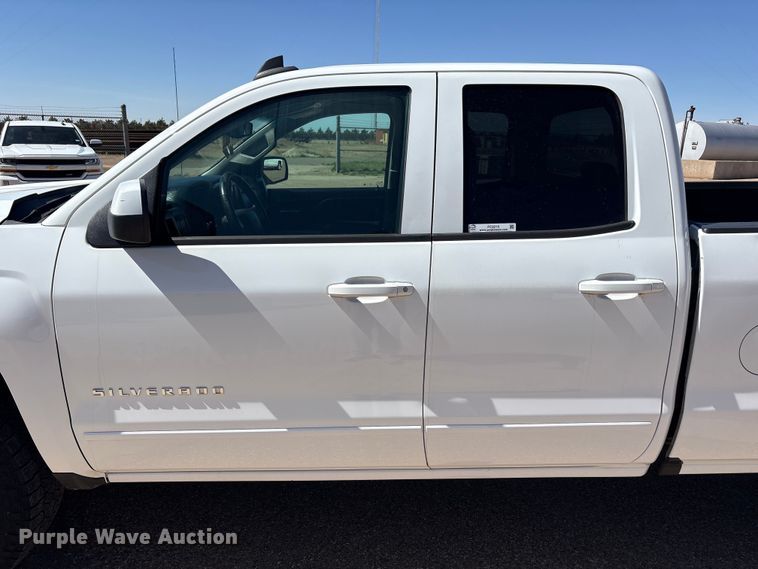 image for item FC2215 2019 Chevrolet Silverado 1500 Ext. Cab pickup truck