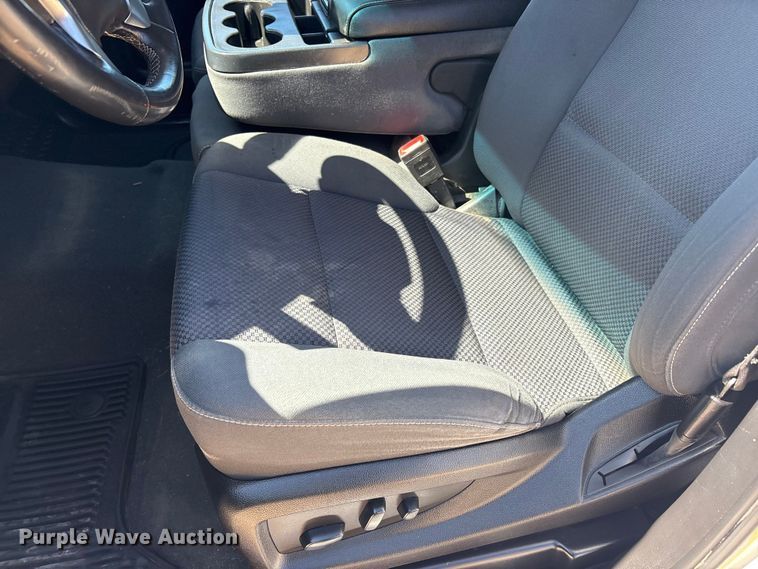 image for item FC2215 2019 Chevrolet Silverado 1500 Ext. Cab pickup truck