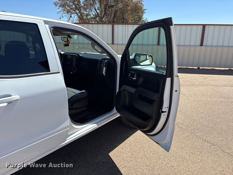 image for item FC2215 2019 Chevrolet Silverado 1500 Ext. Cab pickup truck