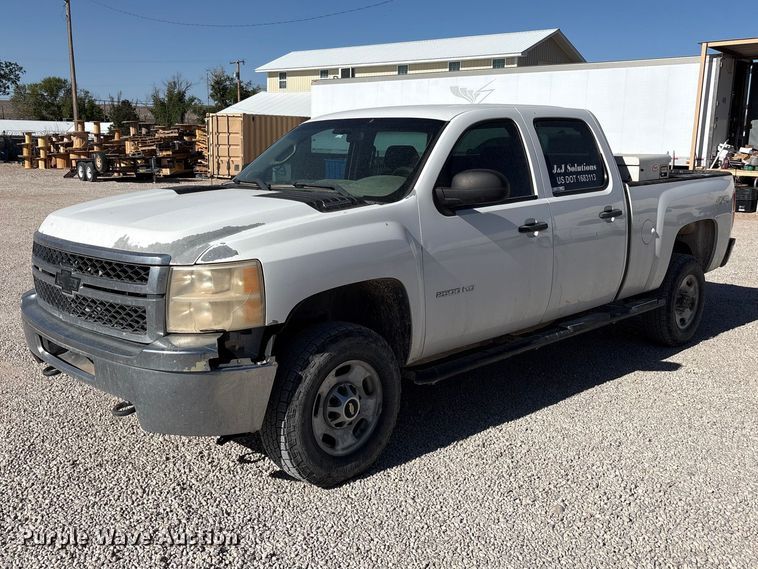 image for item FC2239 2011 Chevrolet Silverado 2500HD Crew Cab pickup truck