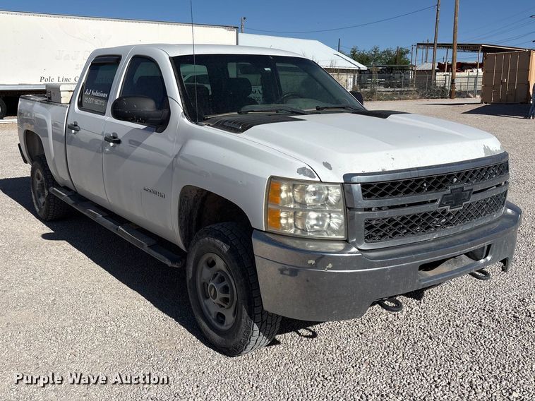 image for item FC2239 2011 Chevrolet Silverado 2500HD Crew Cab pickup truck