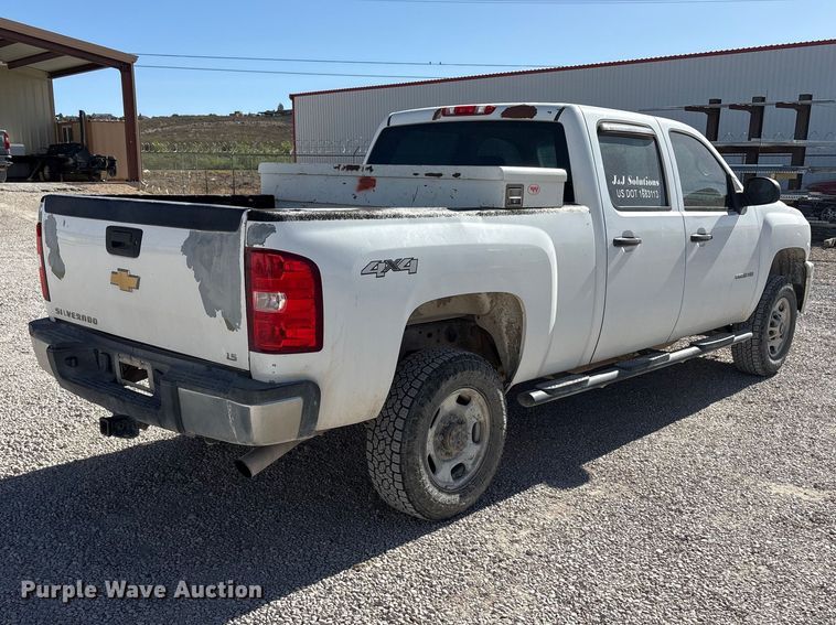 image for item FC2239 2011 Chevrolet Silverado 2500HD Crew Cab pickup truck