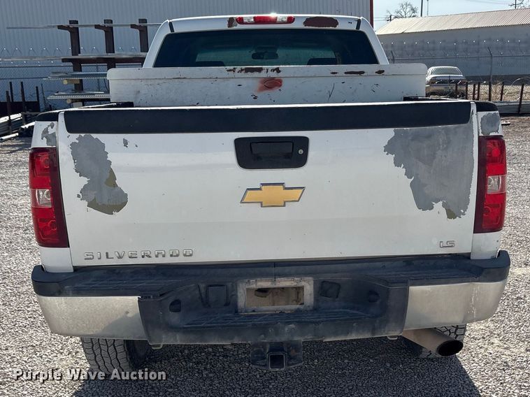 image for item FC2239 2011 Chevrolet Silverado 2500HD Crew Cab pickup truck