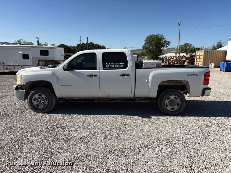 image for item FC2239 2011 Chevrolet Silverado 2500HD Crew Cab pickup truck