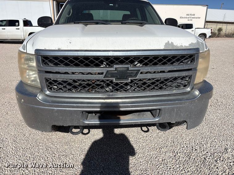 image for item FC2239 2011 Chevrolet Silverado 2500HD Crew Cab pickup truck