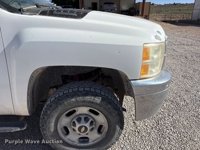 image for item FC2239 2011 Chevrolet Silverado 2500HD Crew Cab pickup truck