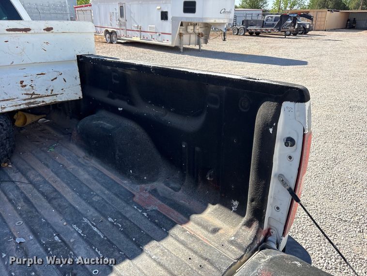 image for item FC2239 2011 Chevrolet Silverado 2500HD Crew Cab pickup truck