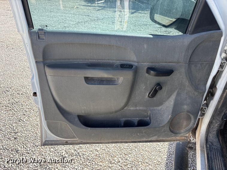 image for item FC2239 2011 Chevrolet Silverado 2500HD Crew Cab pickup truck