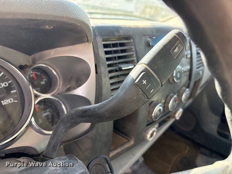 image for item FC2239 2011 Chevrolet Silverado 2500HD Crew Cab pickup truck