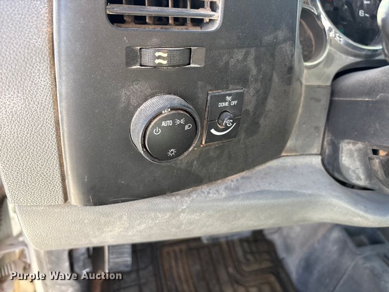 image for item FC2239 2011 Chevrolet Silverado 2500HD Crew Cab pickup truck