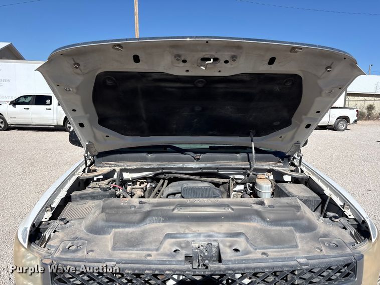 image for item FC2239 2011 Chevrolet Silverado 2500HD Crew Cab pickup truck