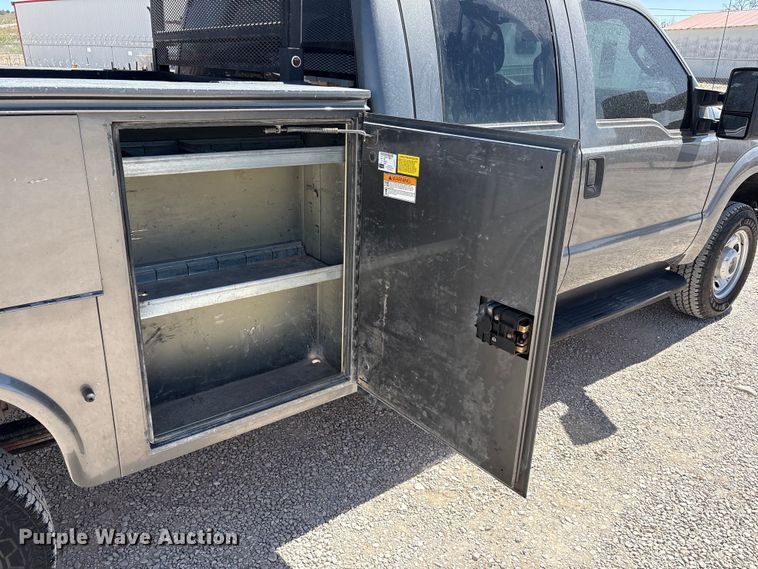 image for item FC2243 2013 Ford F250 Super Duty Crew Cab utility bed pickup truck
