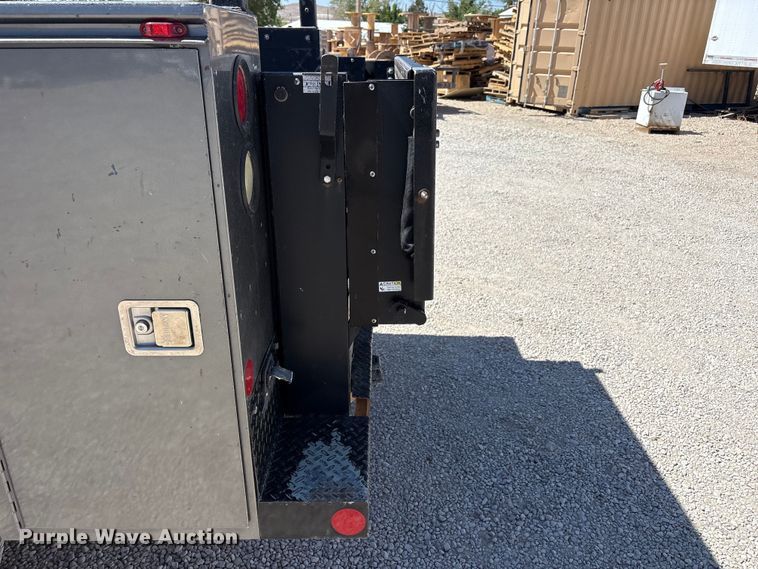 image for item FC2243 2013 Ford F250 Super Duty Crew Cab utility bed pickup truck