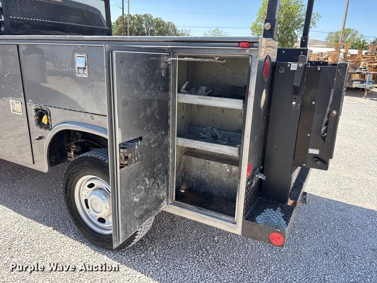 image for item FC2243 2013 Ford F250 Super Duty Crew Cab utility bed pickup truck