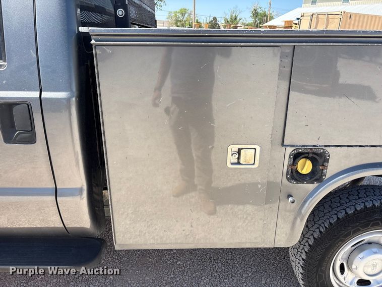 image for item FC2243 2013 Ford F250 Super Duty Crew Cab utility bed pickup truck