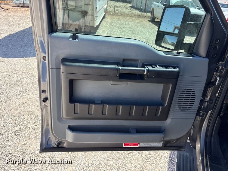 image for item FC2243 2013 Ford F250 Super Duty Crew Cab utility bed pickup truck