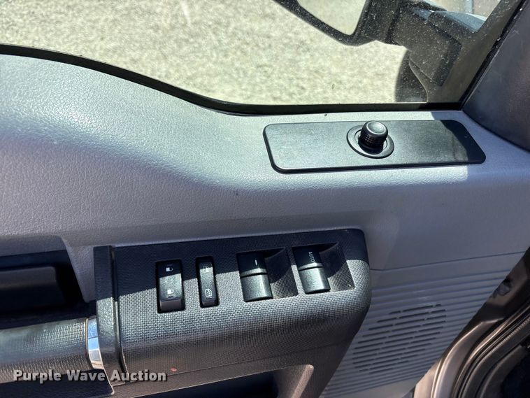 image for item FC2243 2013 Ford F250 Super Duty Crew Cab utility bed pickup truck