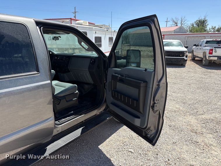 image for item FC2243 2013 Ford F250 Super Duty Crew Cab utility bed pickup truck