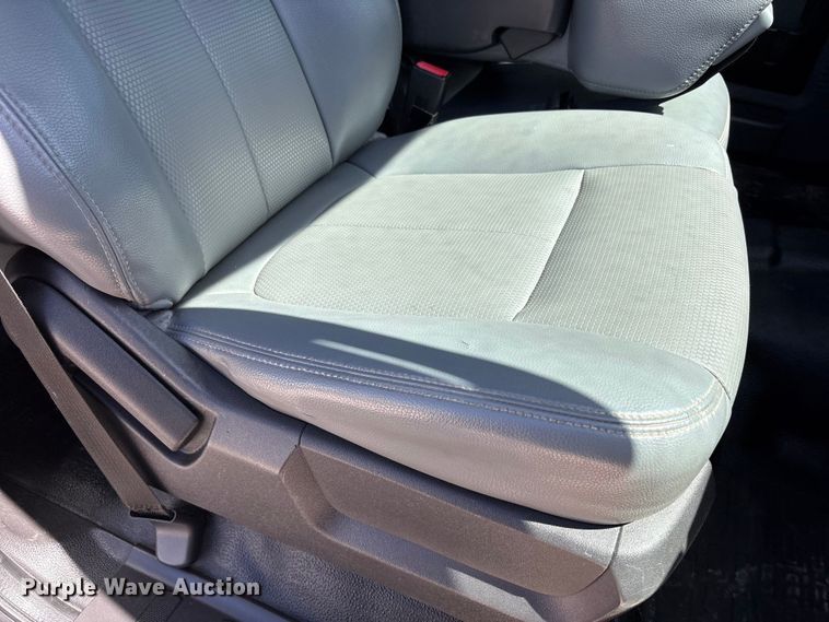 image for item FC2243 2013 Ford F250 Super Duty Crew Cab utility bed pickup truck