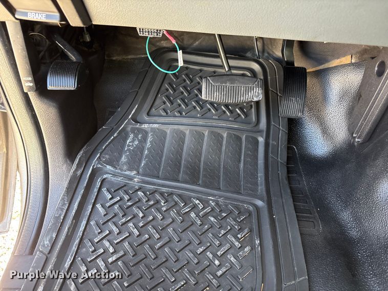 image for item FC2244 2011 Ford F250 Super Duty Crew Cab utility bed pickup truck