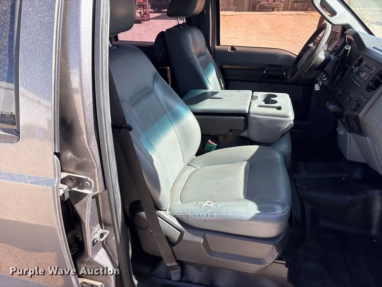 image for item FC2244 2011 Ford F250 Super Duty Crew Cab utility bed pickup truck
