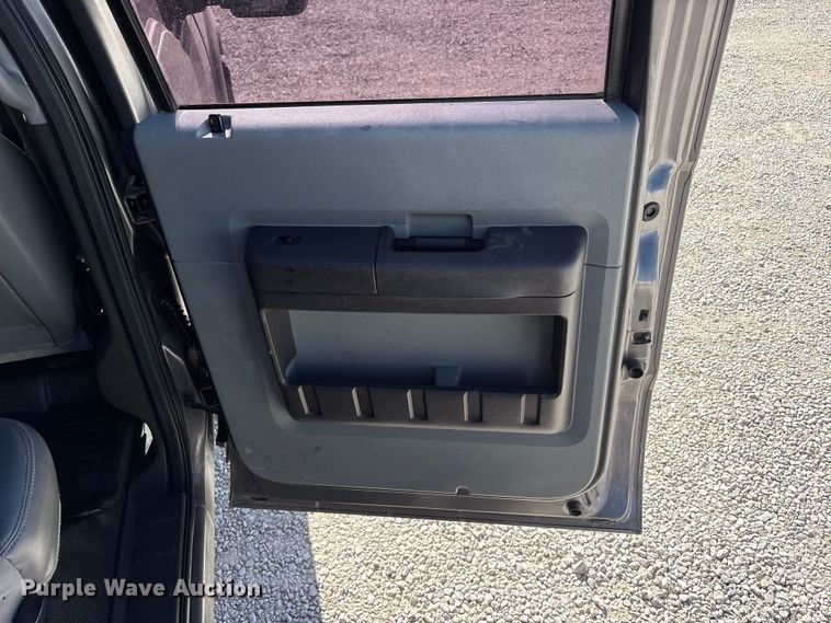 image for item FC2244 2011 Ford F250 Super Duty Crew Cab utility bed pickup truck