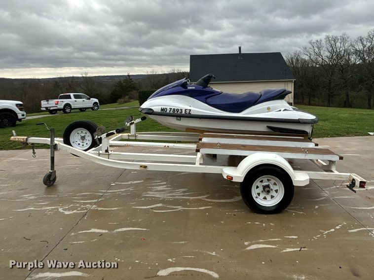 image for item FC4527 2003 Yamaha Jet ski 