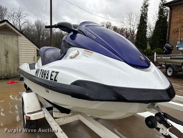 image for item FC4527 2003 Yamaha Jet ski 