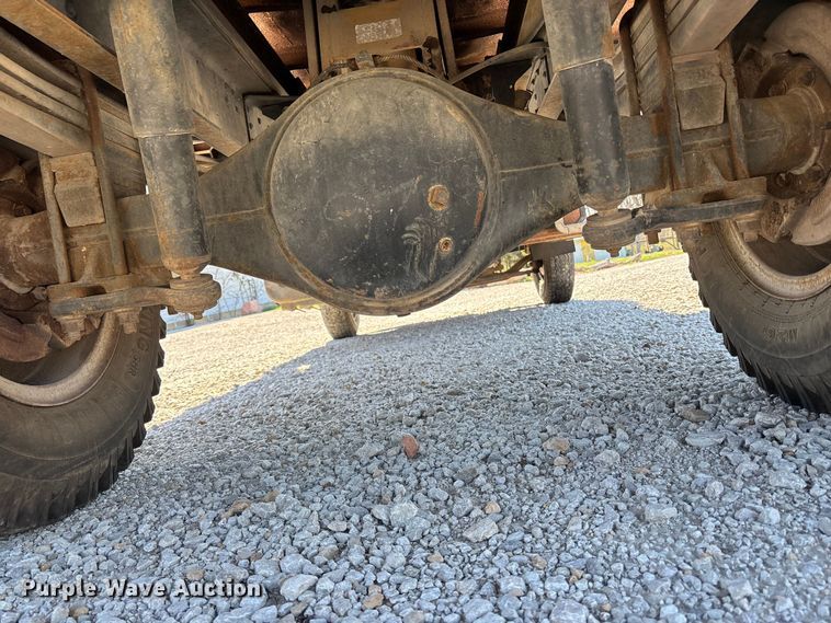 image for item FC4542 1993 GMC C6 dump flatbed truck