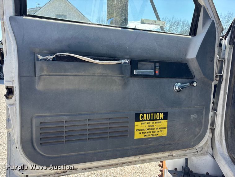image for item FC4542 1993 GMC C6 dump flatbed truck