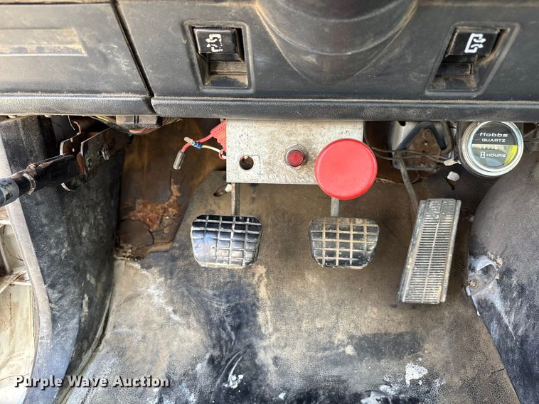 image for item FC4542 1993 GMC C6 dump flatbed truck